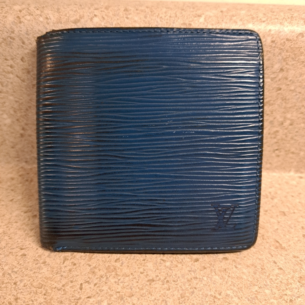 LOUIS VUITTON Blue Epi Leather Men's Bifold Wallet
